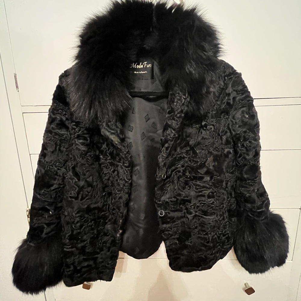 Persian Lamb and Fox fur coat. Genuine Fur. Size Medium